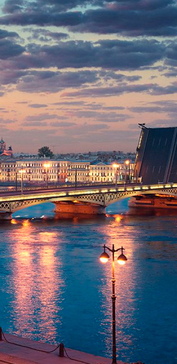 Увидеть разводные мосты с крыши Петербурга!